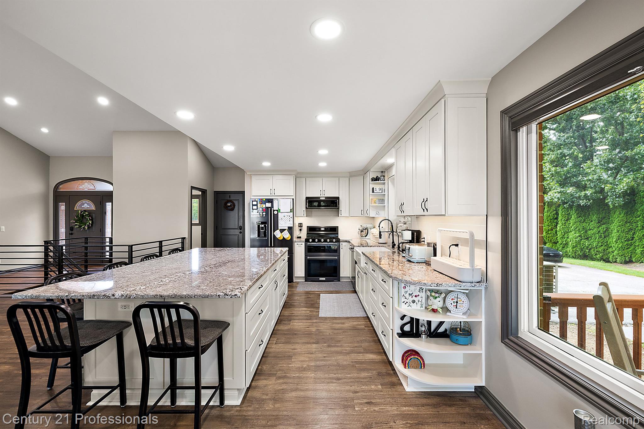 Davisburg, Michigan, 48350, United States, 5 Bedrooms Bedrooms, ,4 BathroomsBathrooms,Residential,For Sale,1978362