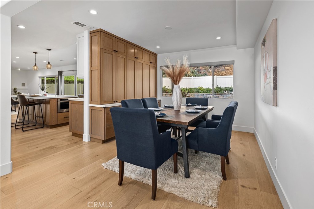 La Jolla, California, 92037, United States, 6 Bedrooms Bedrooms, ,3 BathroomsBathrooms,Residential,For Sale,1901243