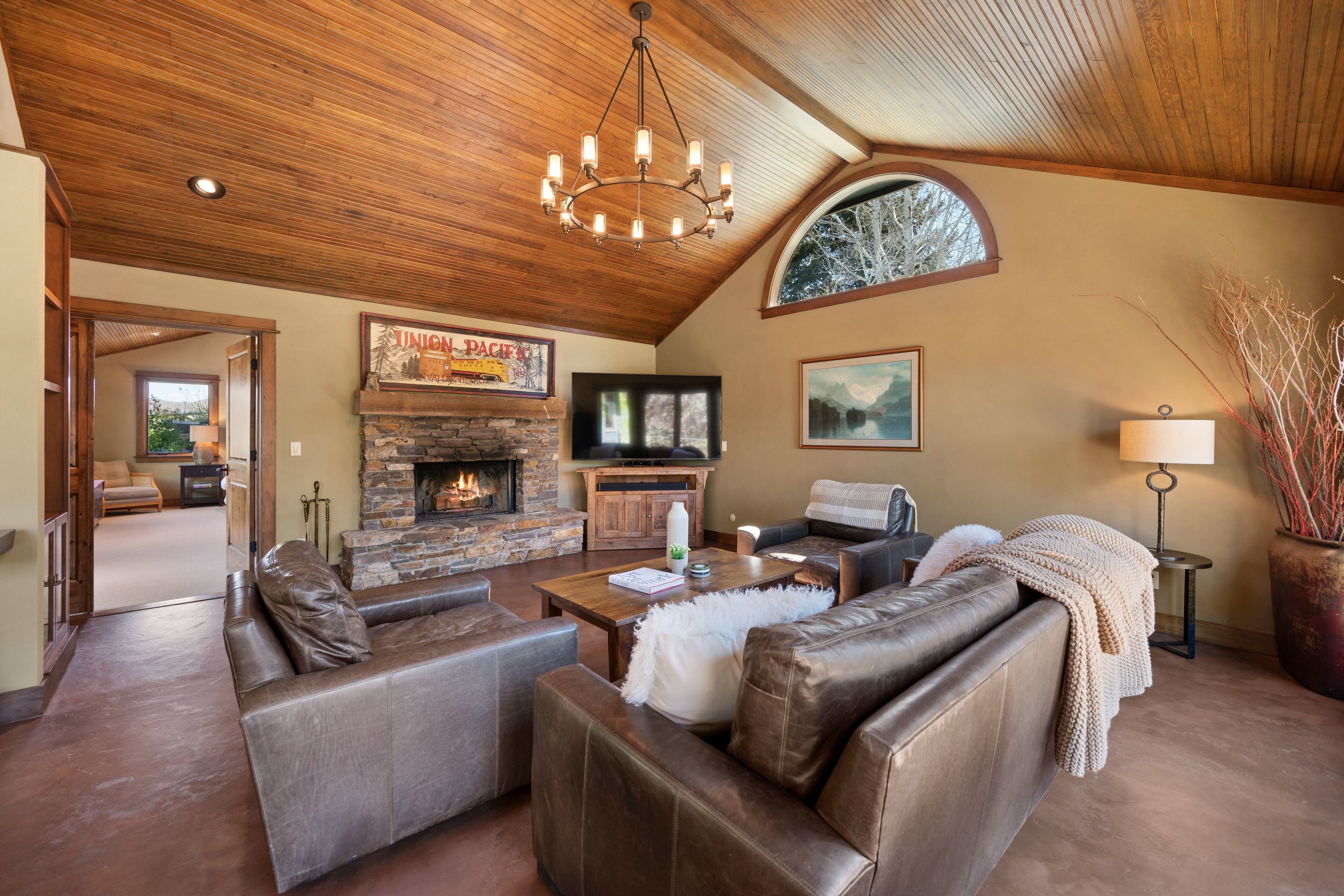  Canyon View Home on 5+ Acres with Pickleball Court - 物件實景