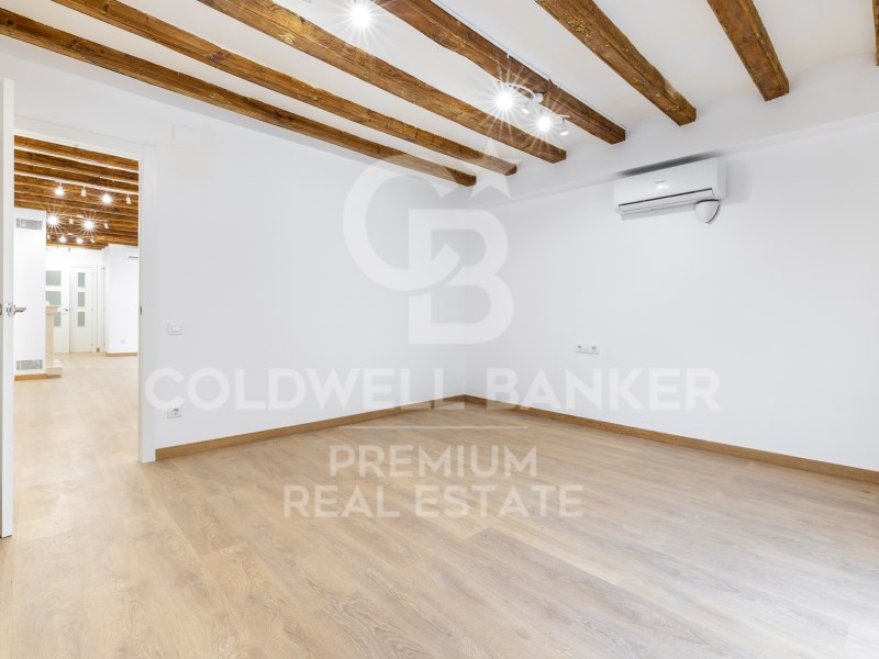 Barcelona Capital, Catalonia, ES, 4 Bedrooms Bedrooms, ,2 BathroomsBathrooms,Residential,For Sale,1752562