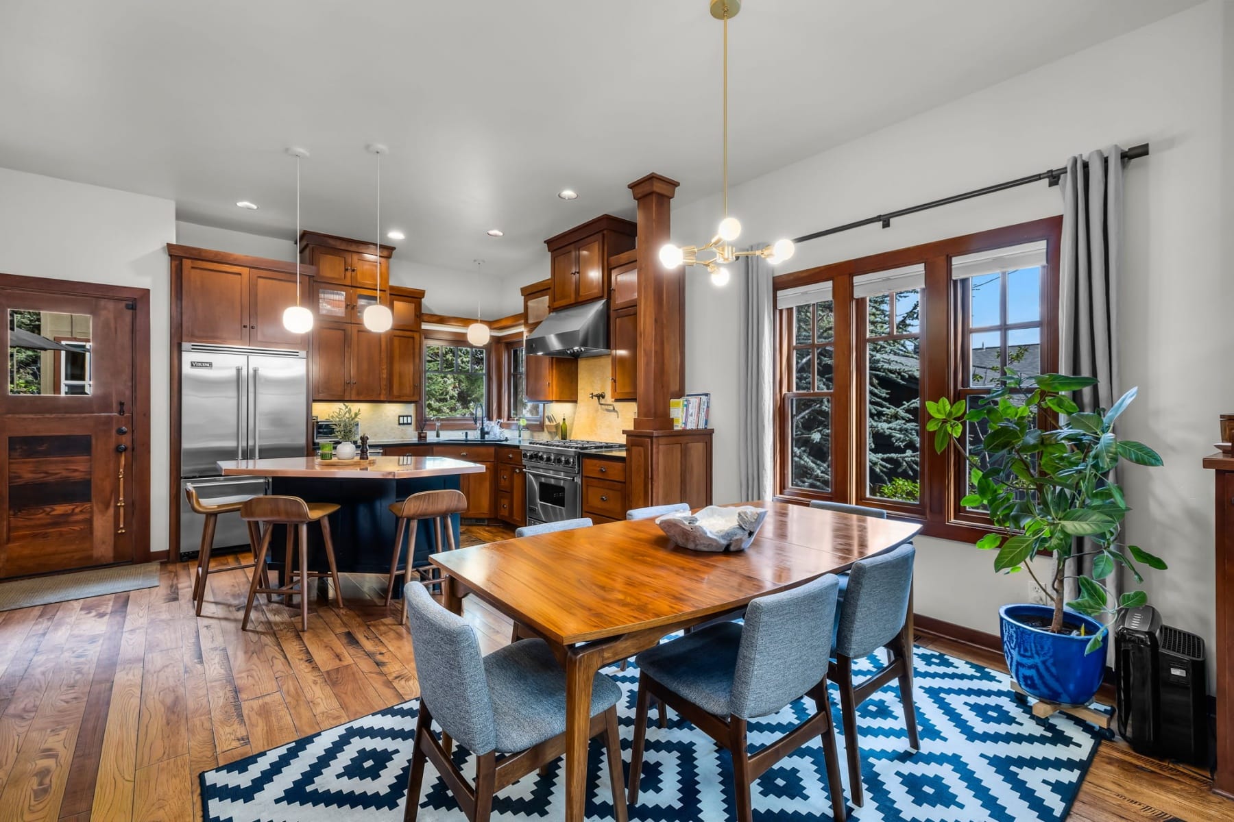  2216 NW 6th Street Bend, OR 97703 - 物件實景