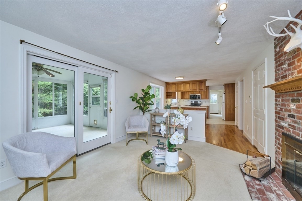 Rowley, Massachusetts, 01969, United States, 4 Bedrooms Bedrooms, ,3 BathroomsBathrooms,Residential,For Sale,1867579