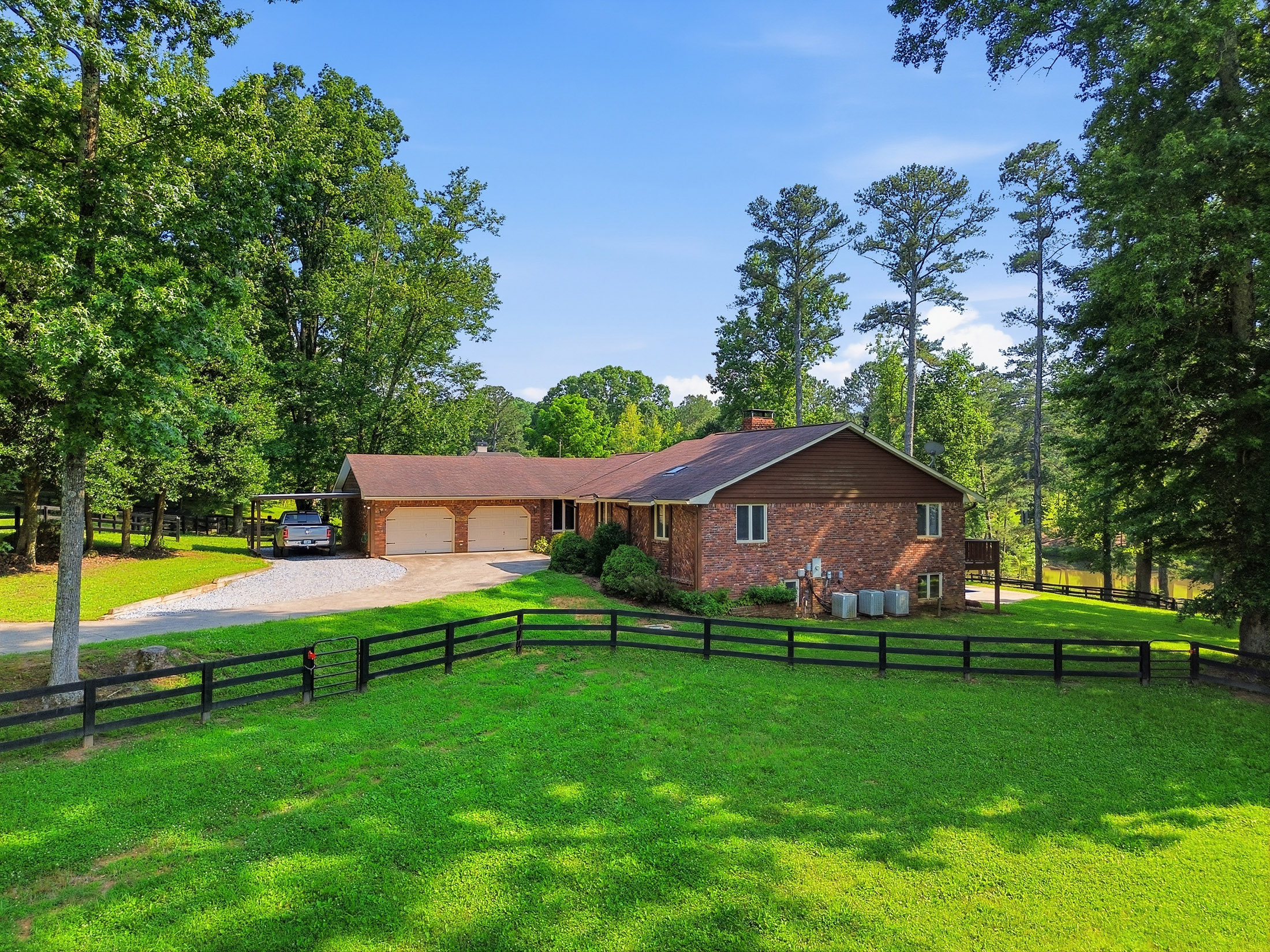 Exceptional Brick Ranch on 5+/- Picturesque Acres - 物件實景