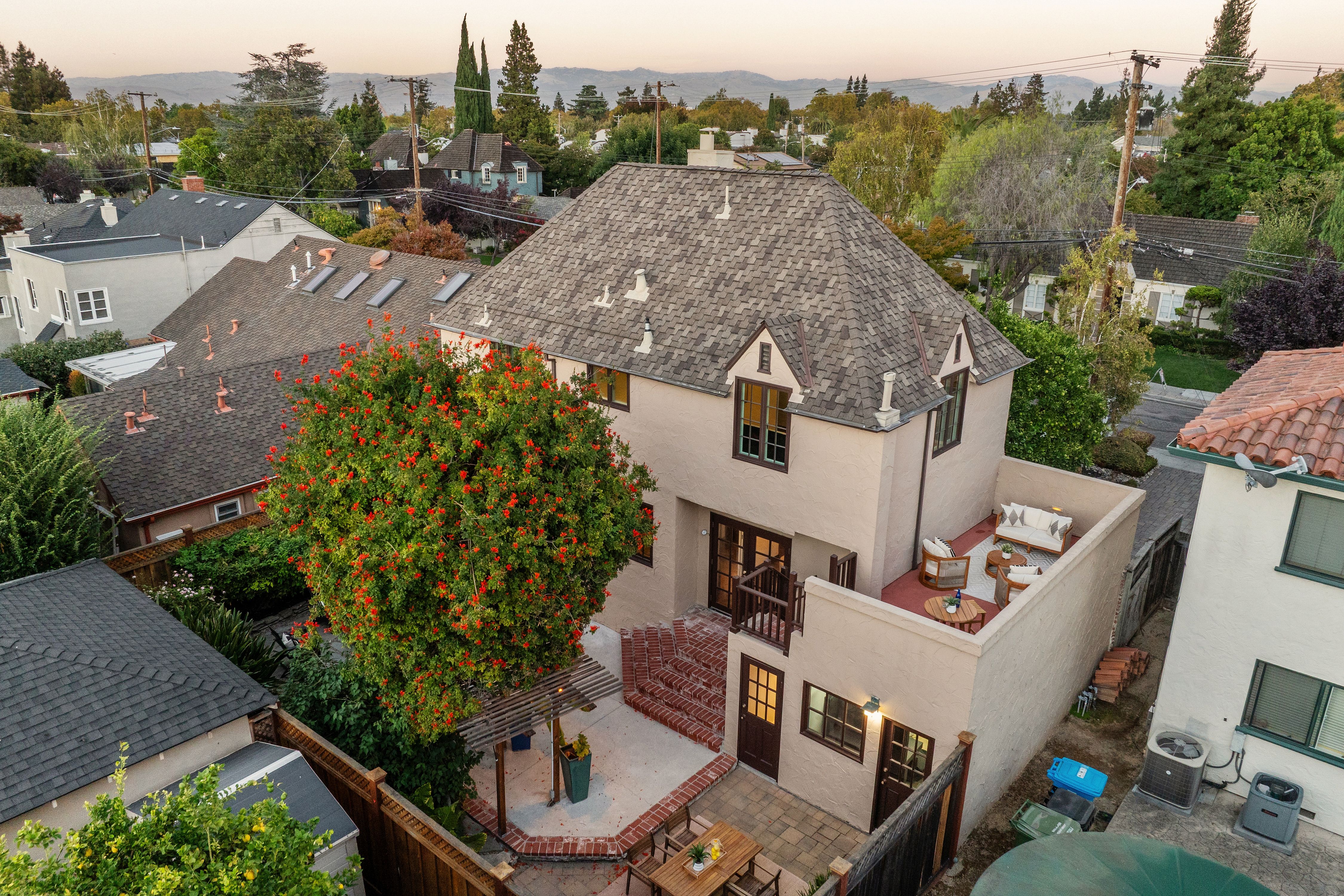  Beautiful Tudor in Santa Clara - 物件實景