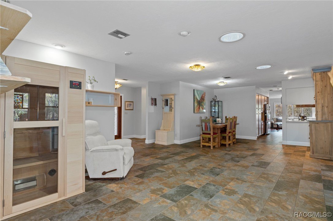 Brooksville, Florida, 34601, United States, 3 Bedrooms Bedrooms, ,2 BathroomsBathrooms,Residential,For Sale,1928747
