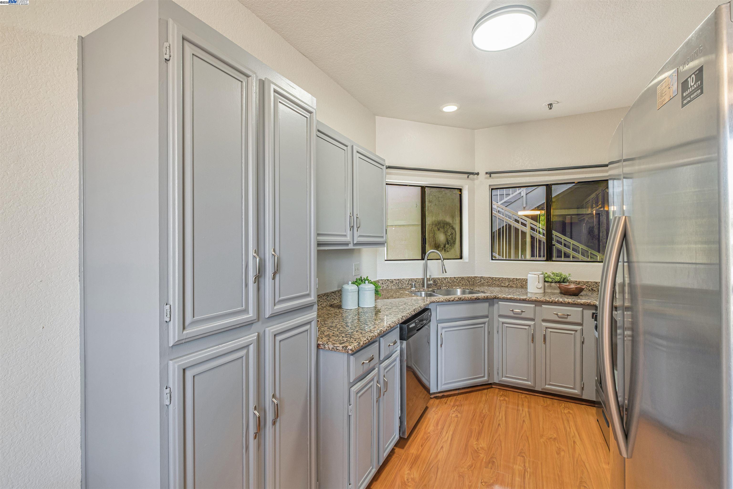Fremont, California, 94536, United States, 2 Bedrooms Bedrooms, ,2 BathroomsBathrooms,Residential,For Sale,1911508