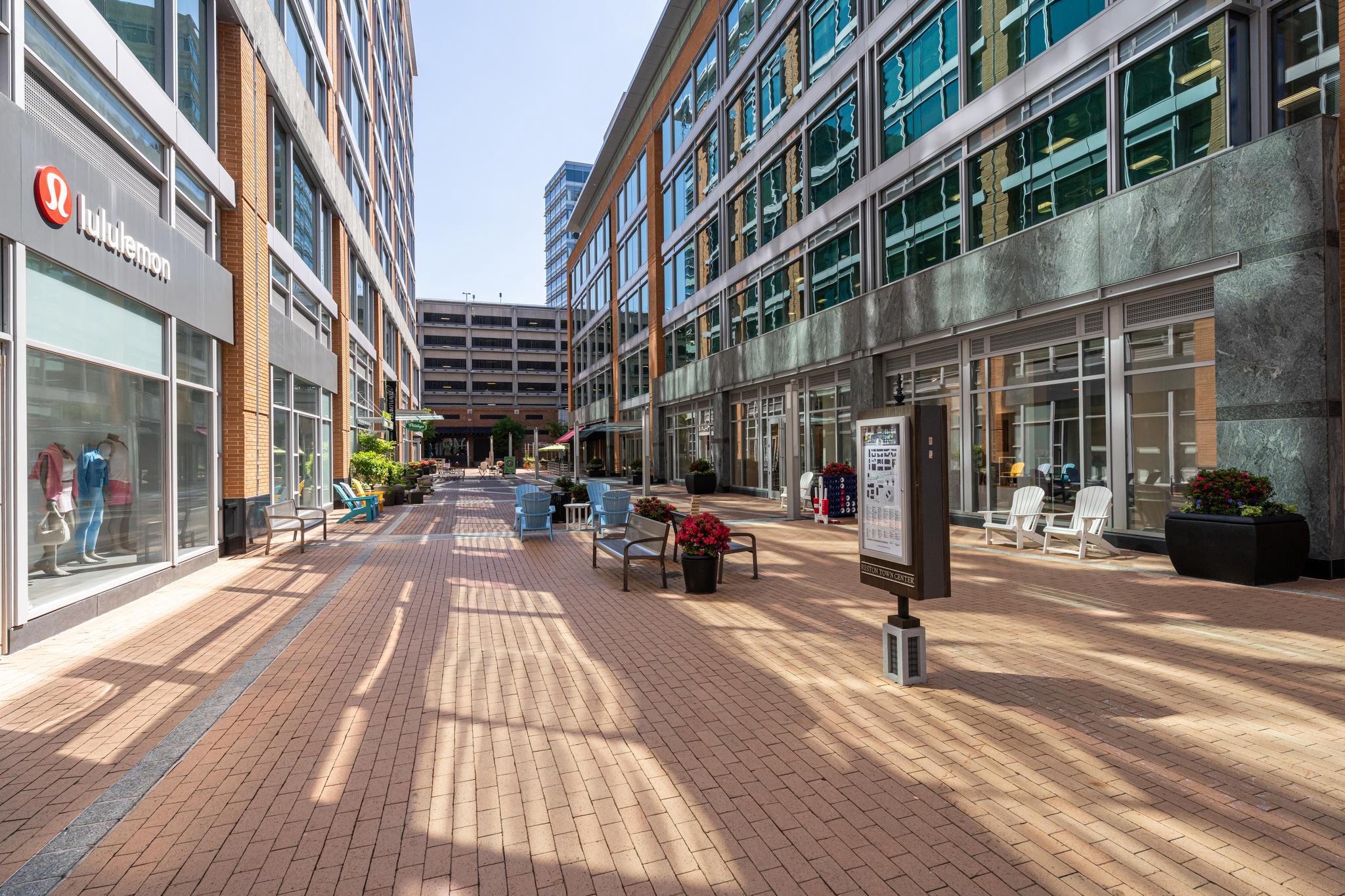  12076 Kinsley Place, Reston, VA, 20190 - 物件實景