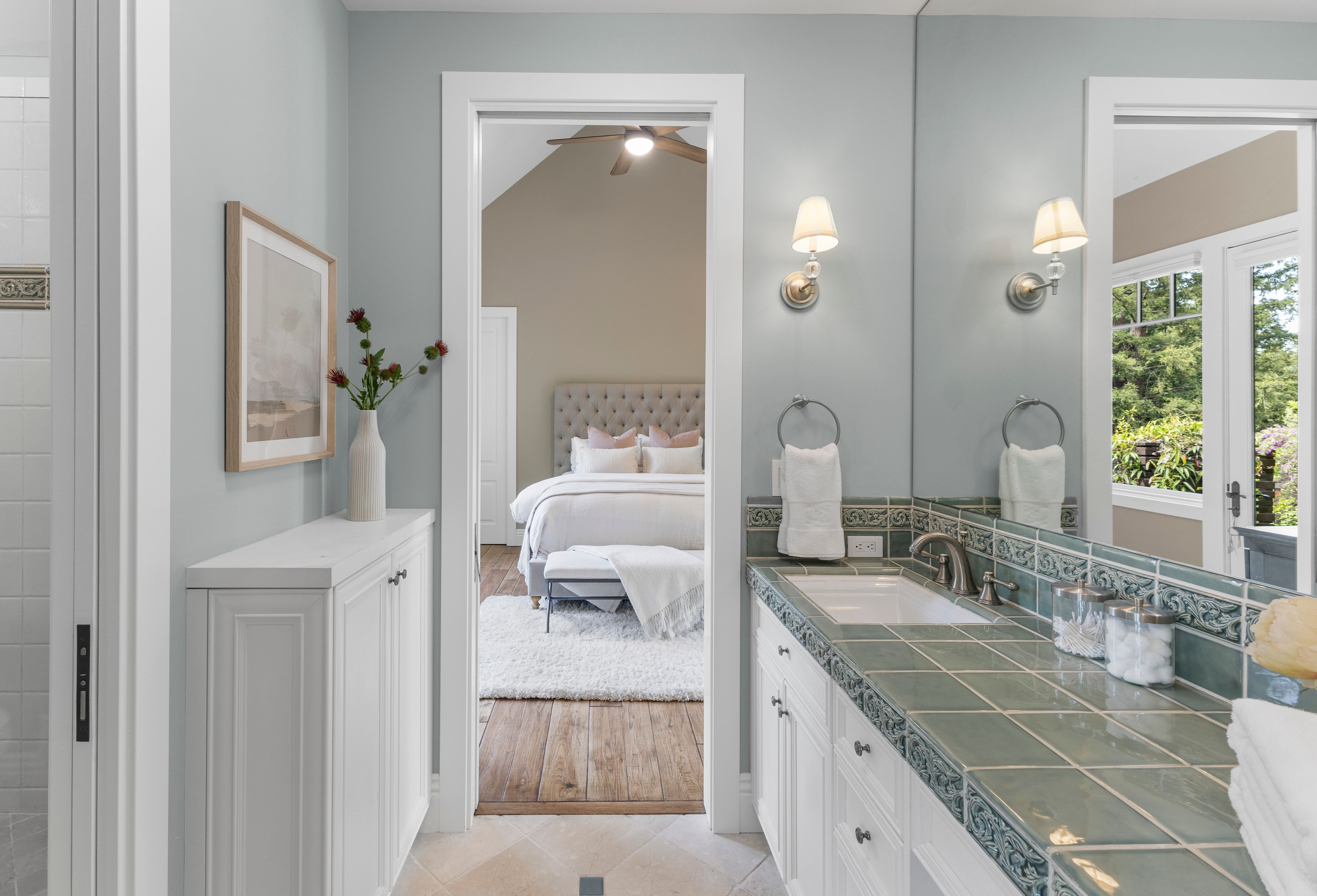  A Private One-Acre Compound Defined by Craftsmanship, Scale and Resort Living - 物件實景