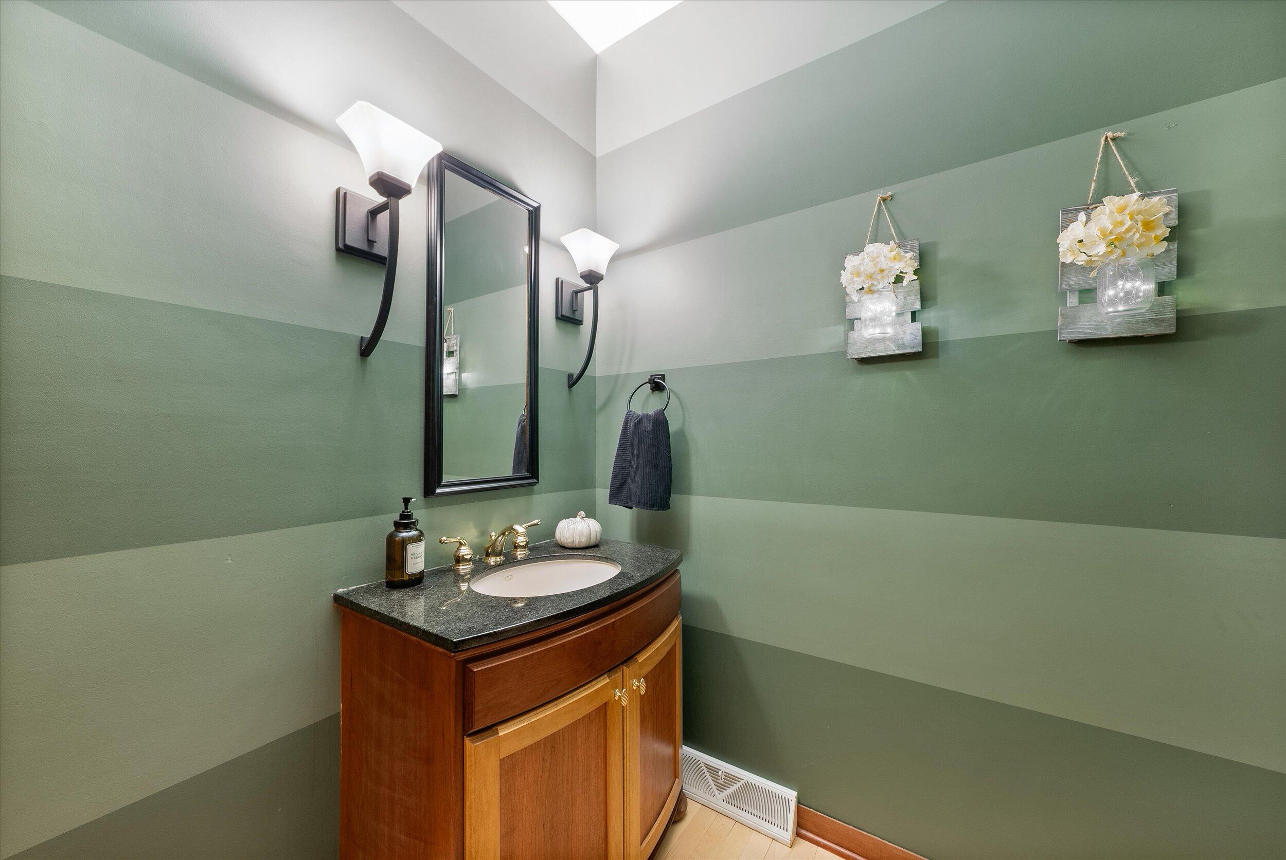 Grafton, Wisconsin, 53024, United States, 4 Bedrooms Bedrooms, ,6 BathroomsBathrooms,Residential,For Sale,1989565