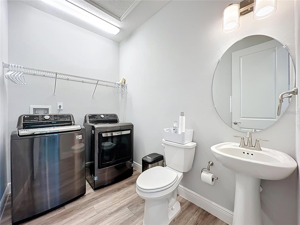 Groveland, Florida, 34736, United States, 5 Bedrooms Bedrooms, ,7 BathroomsBathrooms,Residential,For Sale,1906633