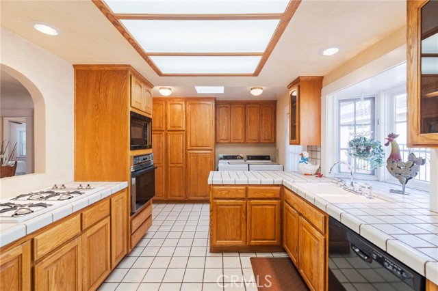 Anaheim, California, 92805, United States, 2 Bedrooms Bedrooms, ,1 BathroomBathrooms,Residential,For Sale,1986125