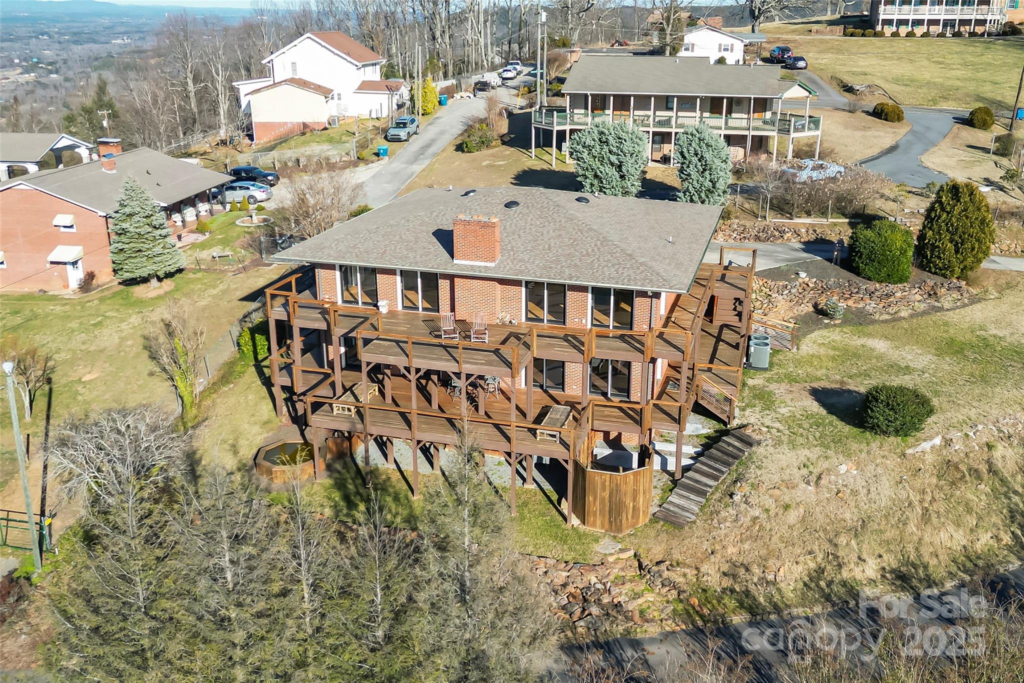 Valdese, North Carolina, 28690, United States, 3 Bedrooms Bedrooms, ,4 BathroomsBathrooms,Residential,For Sale,1722009