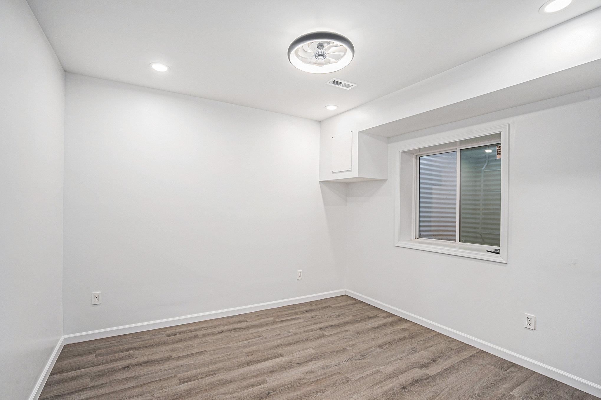 Elkhart, Indiana, 46517, United States, 7 Bedrooms Bedrooms, ,6 BathroomsBathrooms,Residential,For Sale,1987525