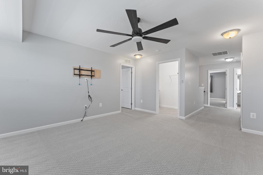 Fredericksburg, Virginia, 22408, United States, 4 Bedrooms Bedrooms, ,4 BathroomsBathrooms,Residential,For Sale,1932682
