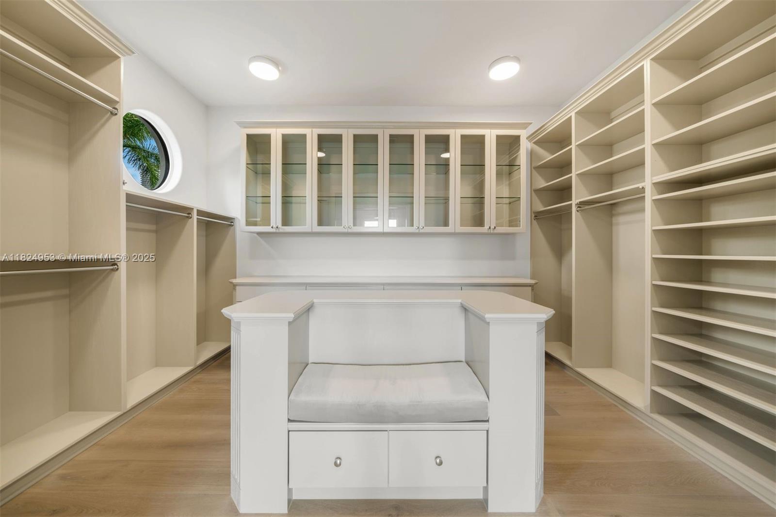 Golden Beach, Florida, 33160, United States, 6 Bedrooms Bedrooms, ,6 BathroomsBathrooms,Residential,For Sale,1866136