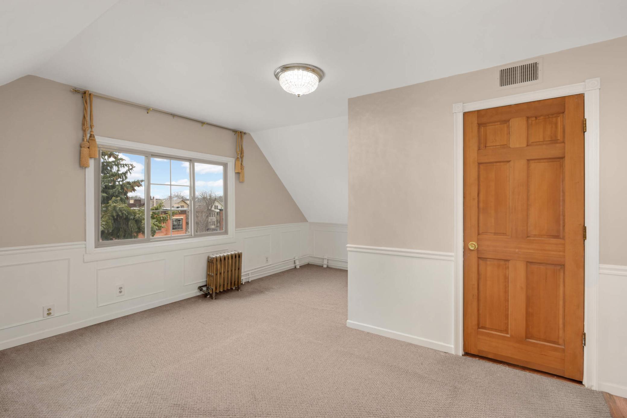 Minneapolis, Minnesota, 55405, United States, ,Residential,For Sale,1905881