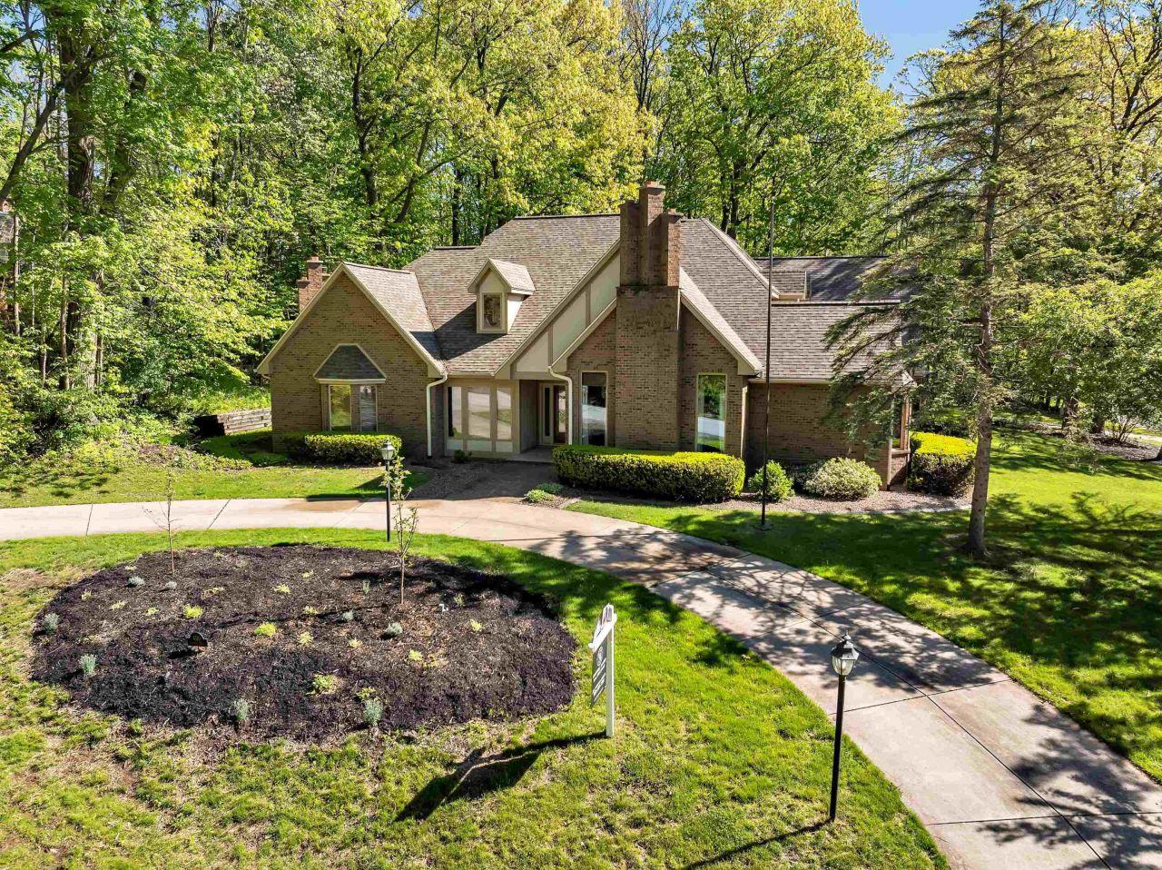 GREEN BAY, Wisconsin, 54313, United States, 5 Bedrooms Bedrooms, ,4 BathroomsBathrooms,Residential,For Sale,1768354