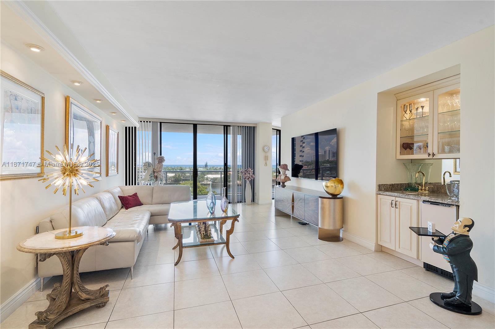 Aventura, Florida, 33180, United States, 2 Bedrooms Bedrooms, ,2 BathroomsBathrooms,Residential,For Sale,1939404