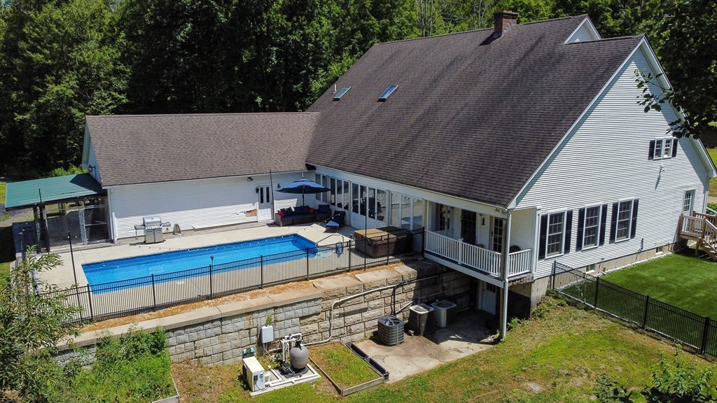 Hardwick, Massachusetts, 01037, United States, 5 Bedrooms Bedrooms, ,5 BathroomsBathrooms,Residential,For Sale,1904254