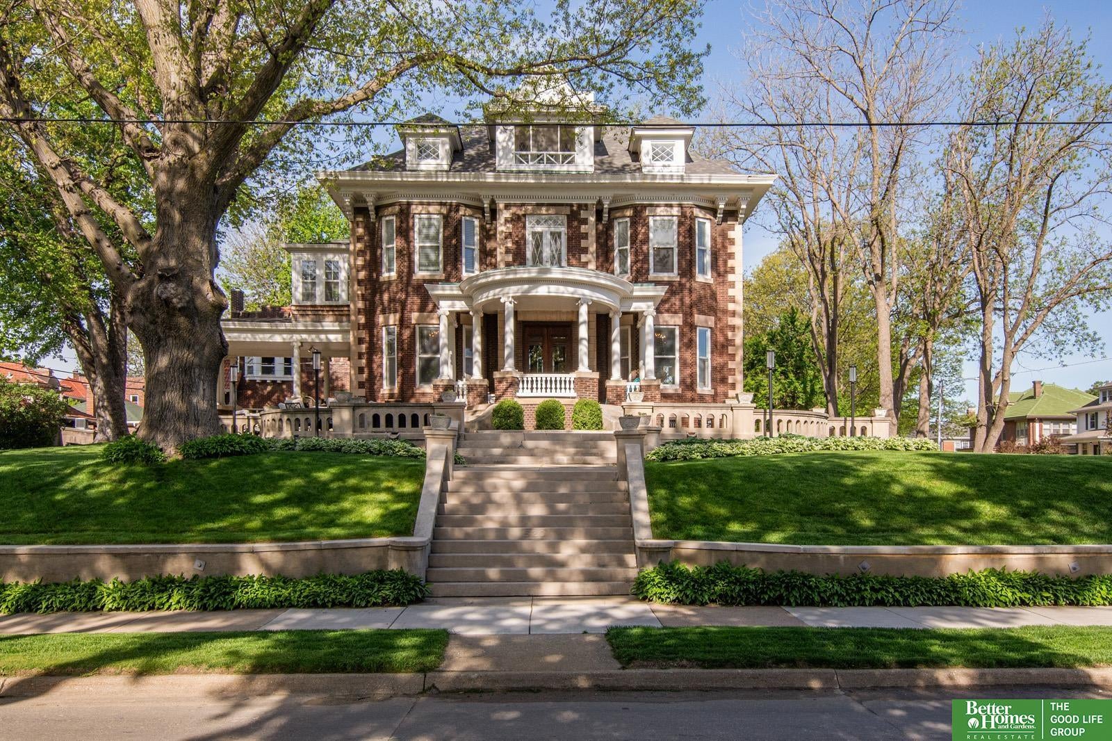 38th St, Omaha, NE 68131