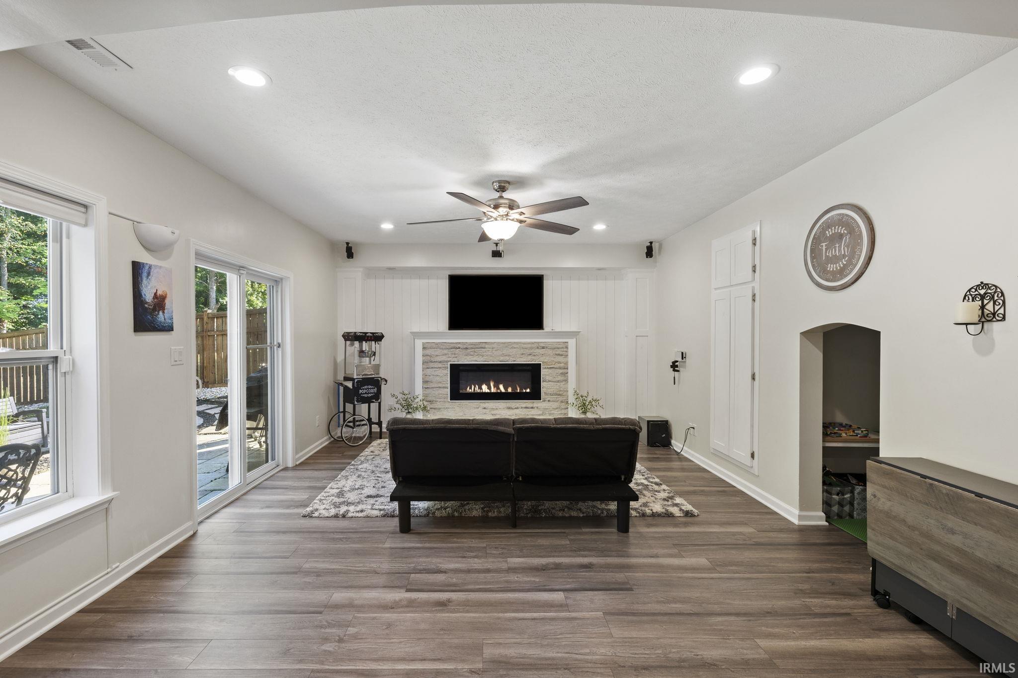 Bloomington, Indiana, 47404, United States, 5 Bedrooms Bedrooms, ,4 BathroomsBathrooms,Residential,For Sale,1979939