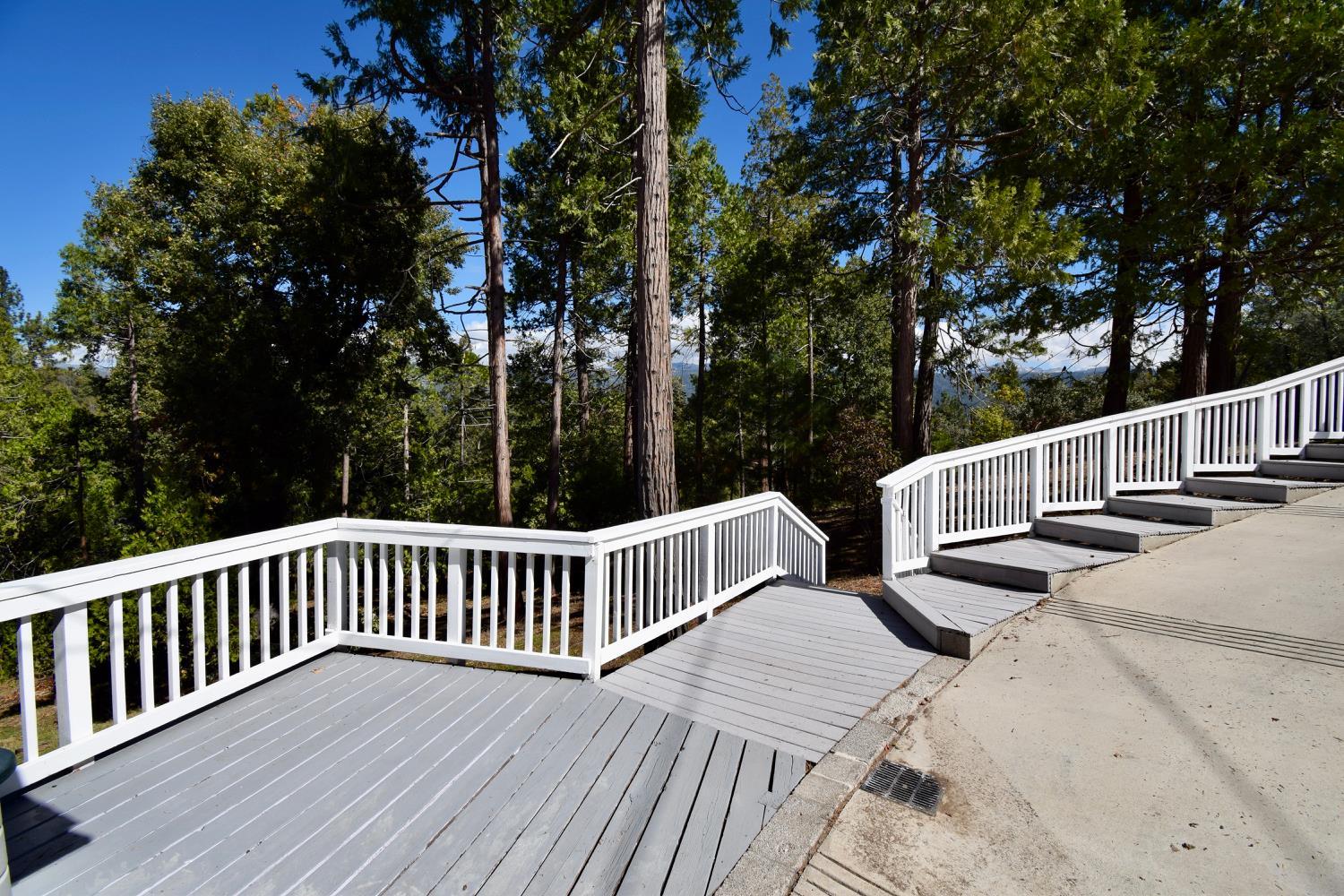 Oakhurst, California, 93644, United States, 4 Bedrooms Bedrooms, ,3 BathroomsBathrooms,Residential,For Sale,1984203