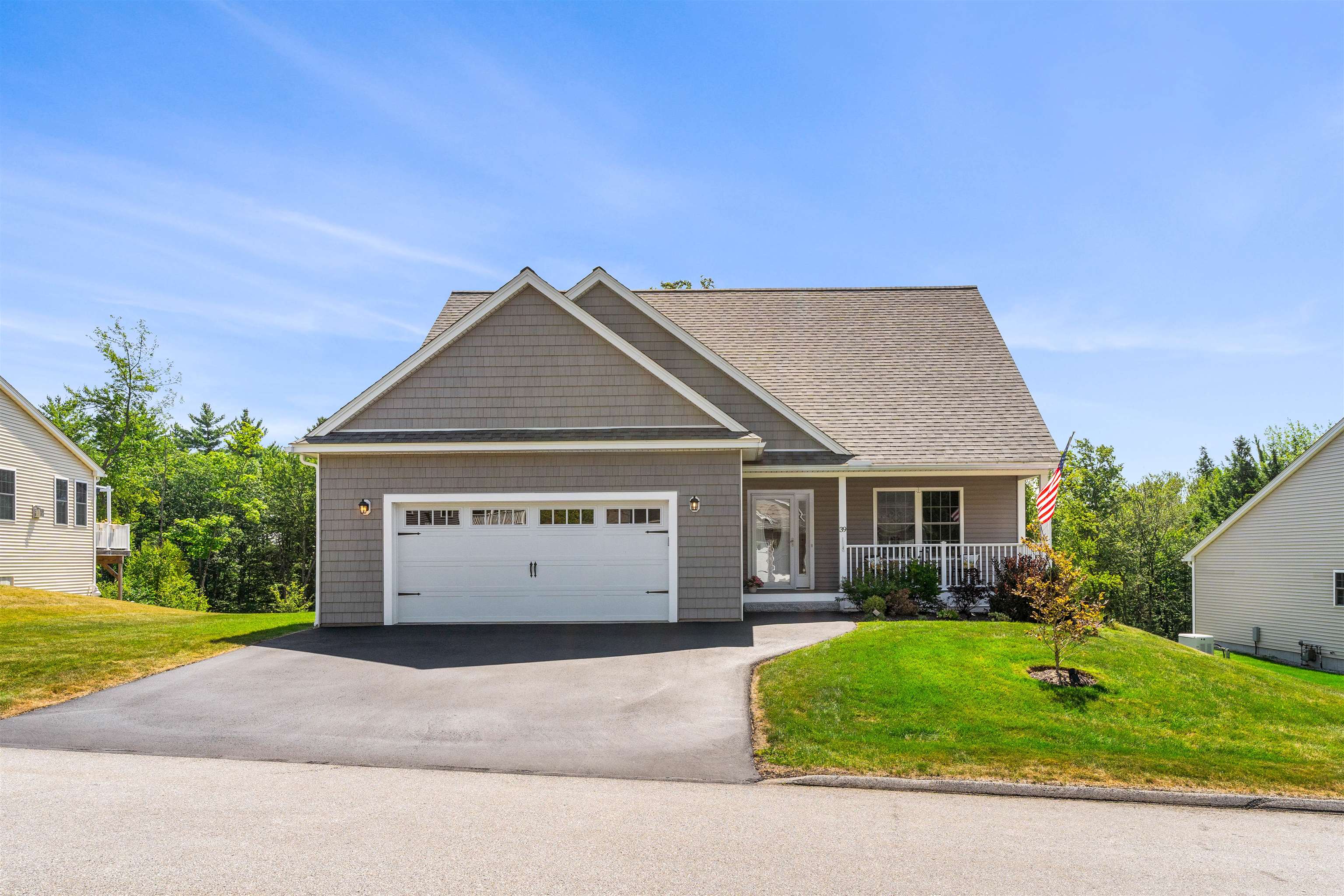 Candia, New Hampshire, 03034, United States, 2 Bedrooms Bedrooms, ,3 BathroomsBathrooms,Residential,For Sale,1918518