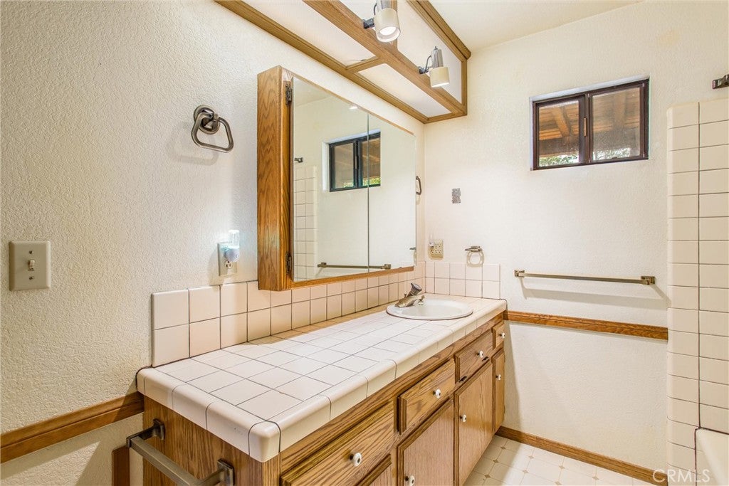 Crestline, California, 92325, United States, 3 Bedrooms Bedrooms, ,4 BathroomsBathrooms,Residential,For Sale,1836283