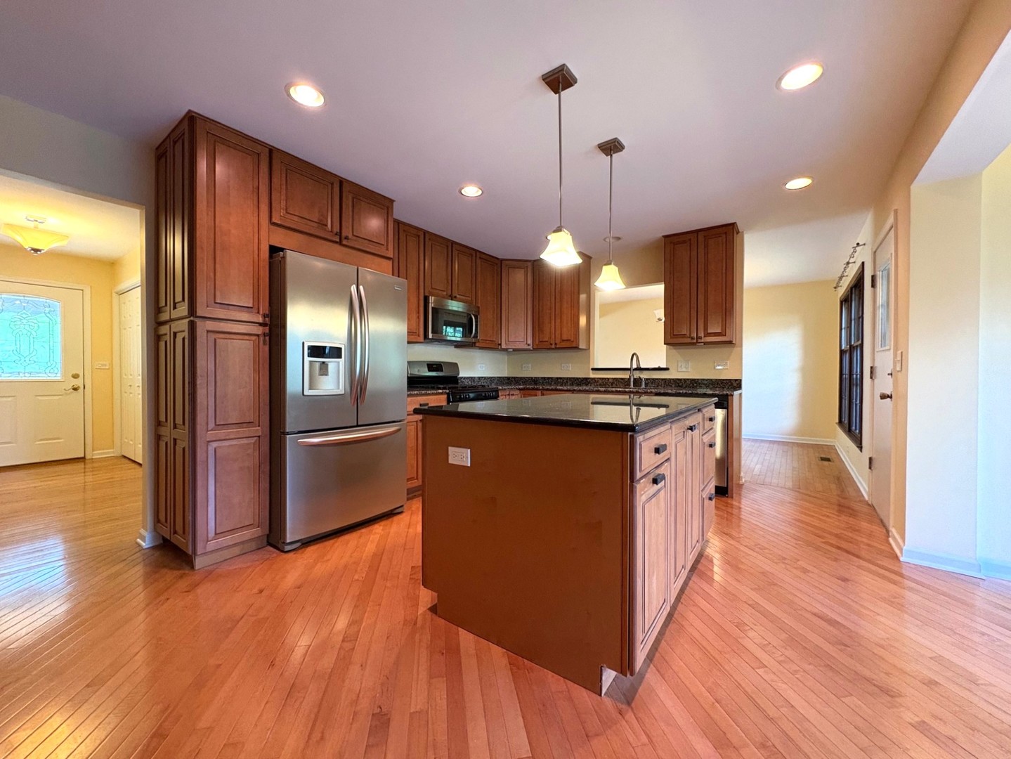 Naperville, Illinois, 60563, United States, 4 Bedrooms Bedrooms, ,3 BathroomsBathrooms,Residential,For Sale,1961191