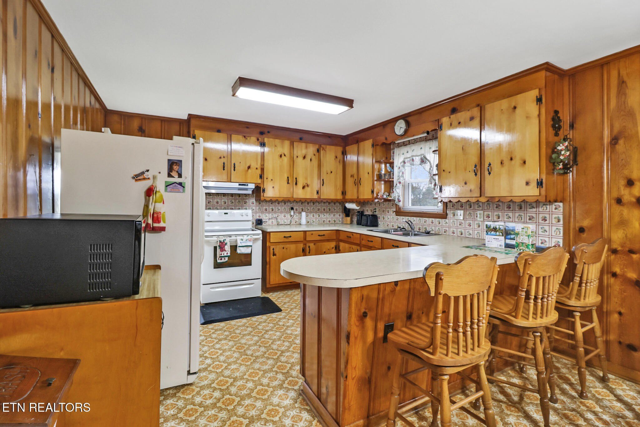 McMinnville, Tennessee, 37110, United States, 3 Bedrooms Bedrooms, ,1 BathroomBathrooms,Residential,For Sale,1976932