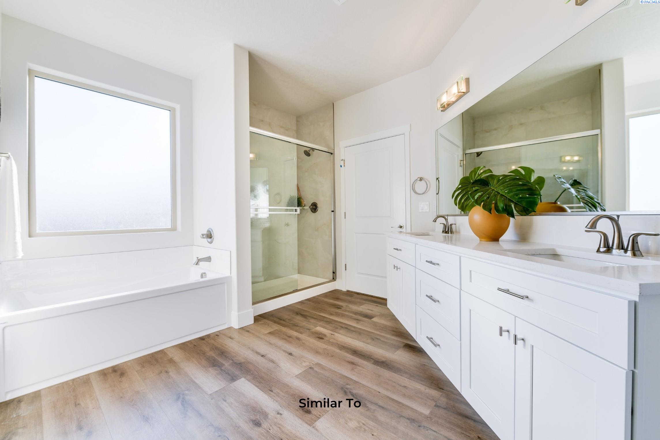 Kennewick, Washington, 99338, United States, 4 Bedrooms Bedrooms, ,2 BathroomsBathrooms,Residential,For Sale,1828278