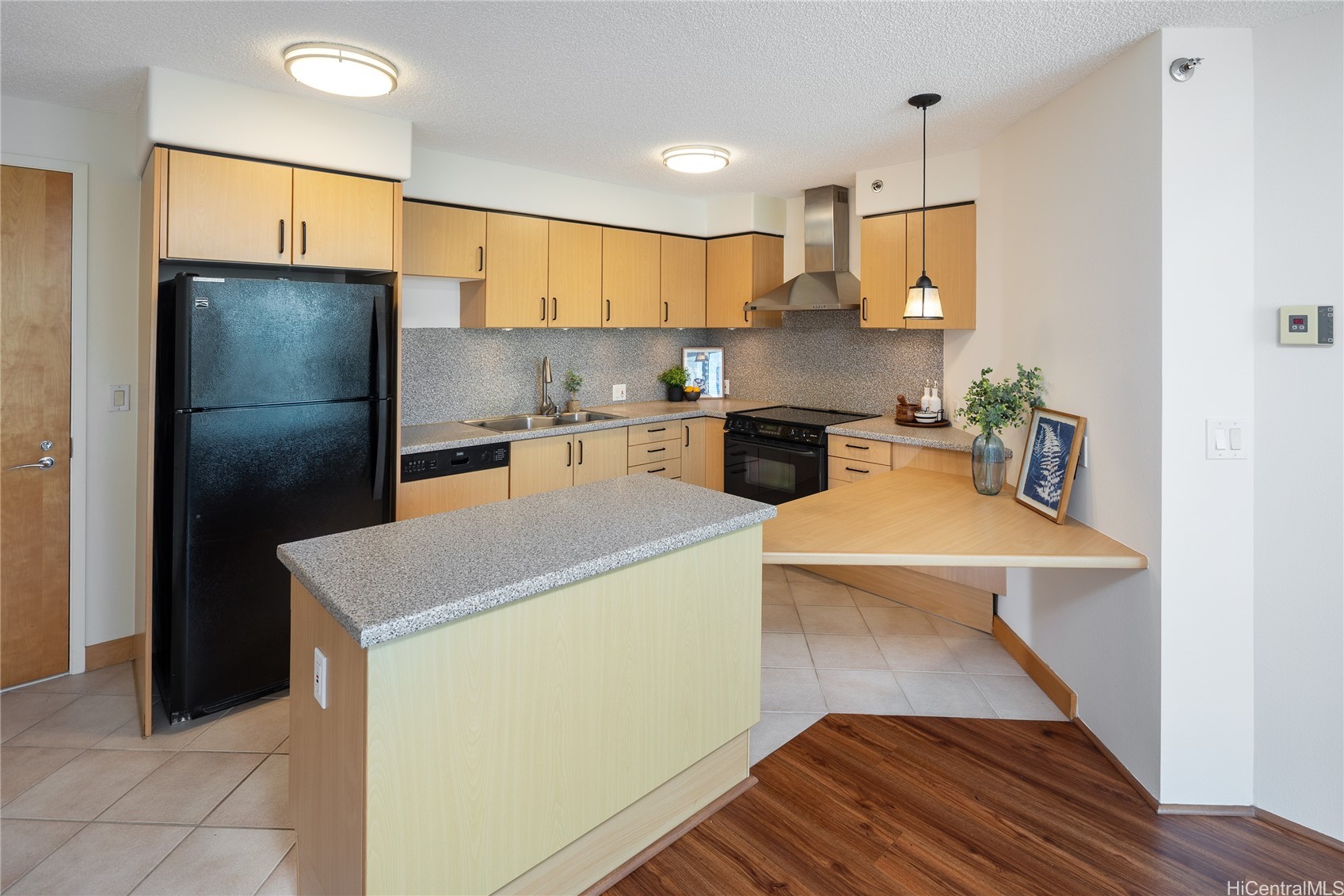 Honolulu, Hawaii, 96813, United States, 1 Bedroom Bedrooms, ,1 BathroomBathrooms,Residential,For Sale,1940357