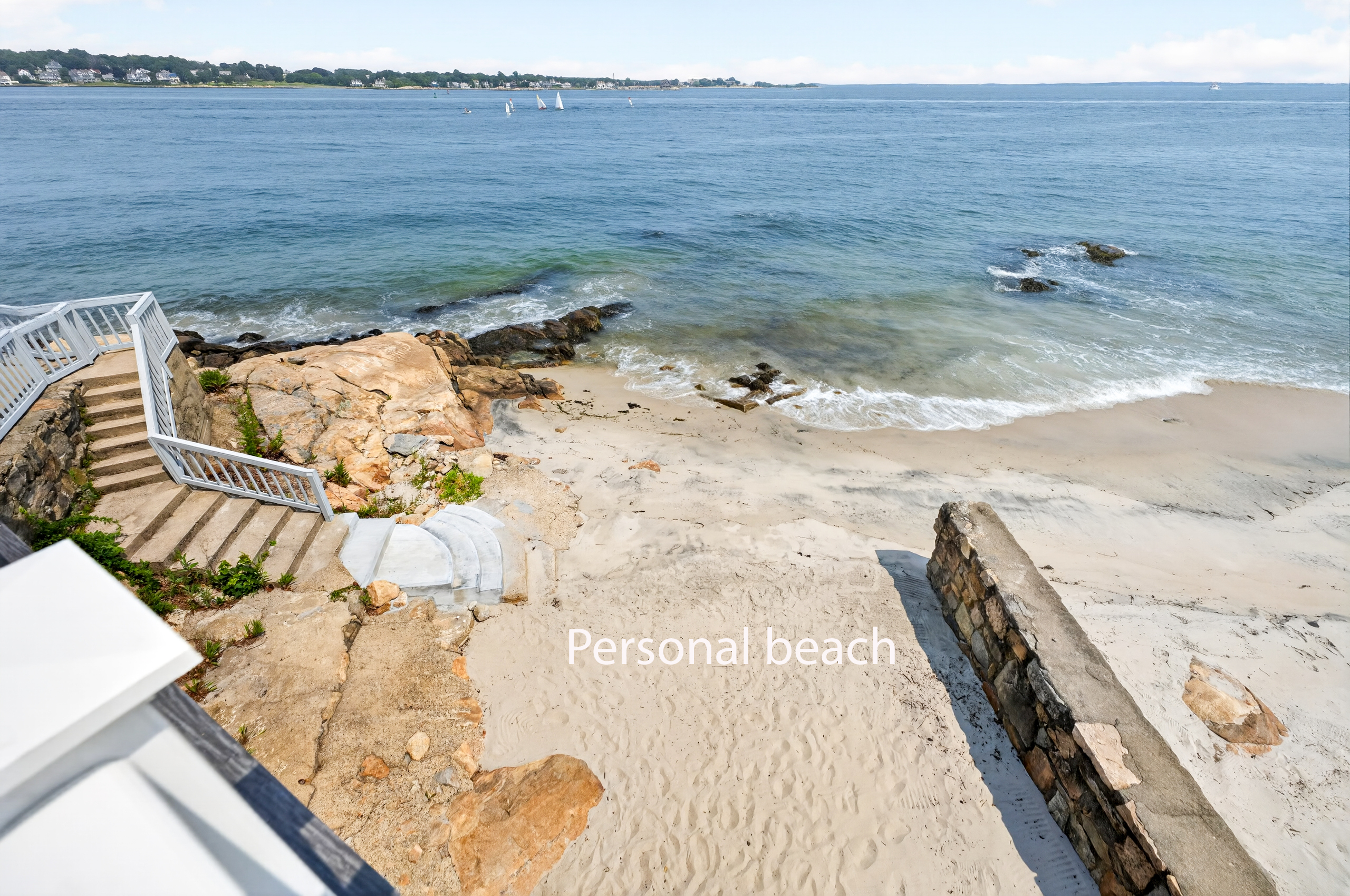  Experience shoreline luxury with a private beach and mooring. - 物件實景