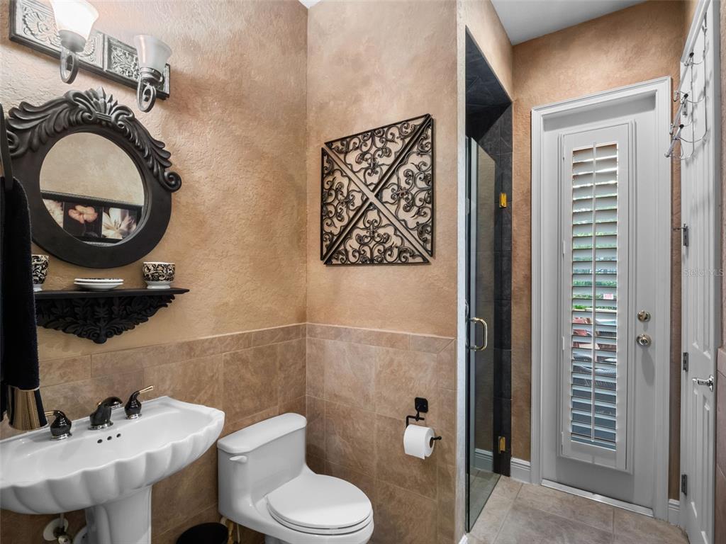 Orlando, Florida, 32836, United States, 4 Bedrooms Bedrooms, ,4 BathroomsBathrooms,Residential,For Sale,1901354