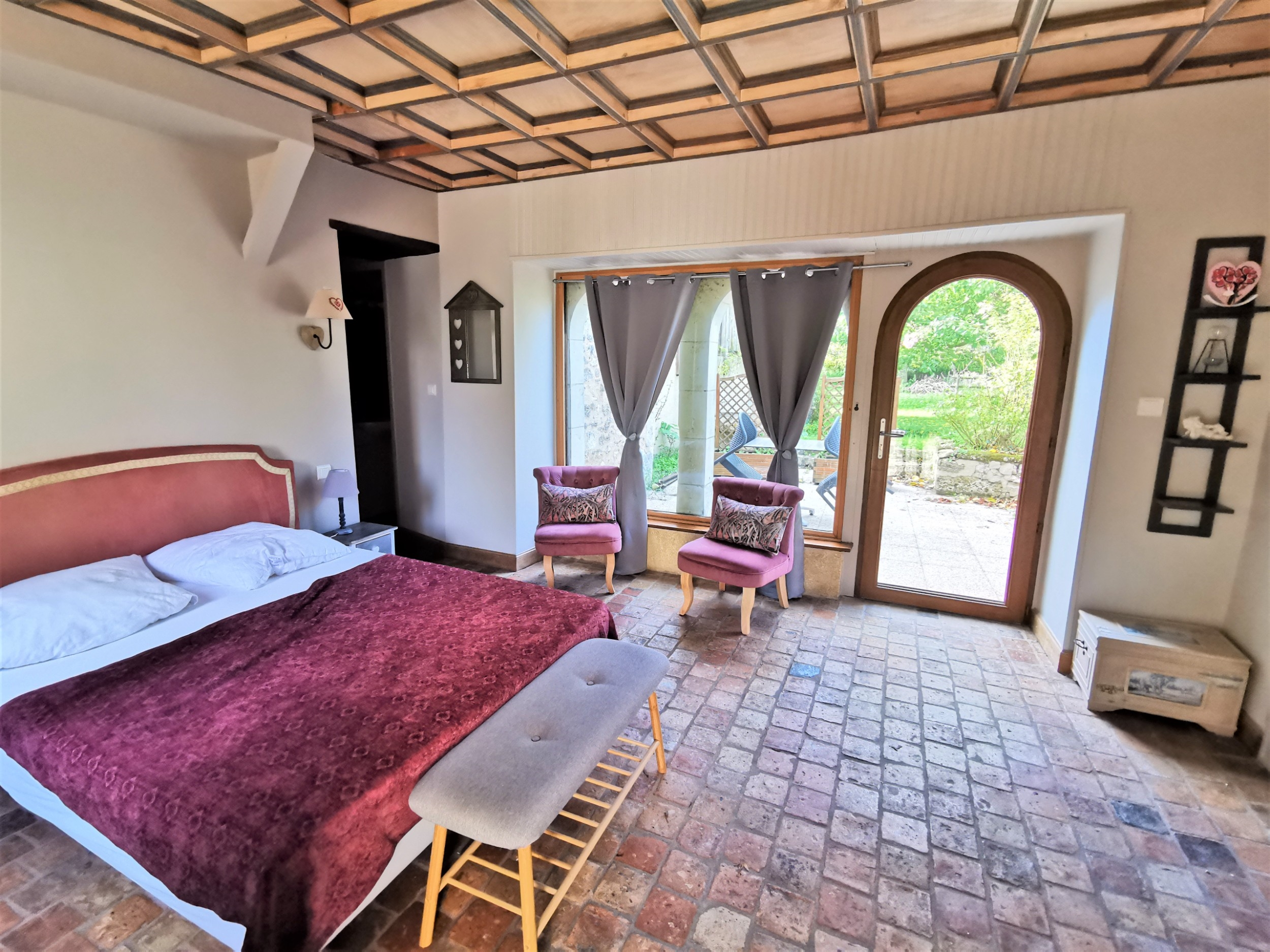  Character estate with hospitality business - 物件實景