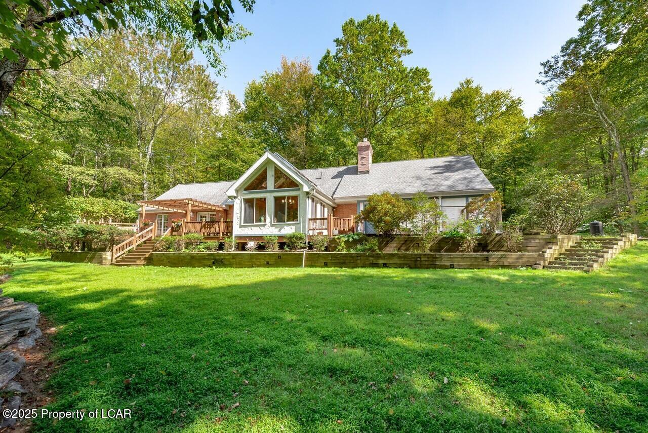 Dallas, Pennsylvania, 18612, United States, 5 Bedrooms Bedrooms, ,3 BathroomsBathrooms,Residential,For Sale,2006135