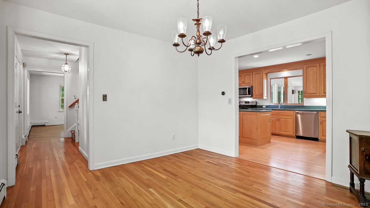 Easton, Connecticut, 06612, United States, 4 Bedrooms Bedrooms, ,4 BathroomsBathrooms,Residential,For Sale,1895469