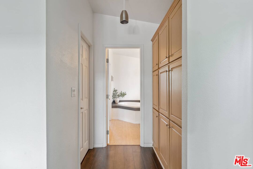 Calabasas, California, 91302, United States, 3 Bedrooms Bedrooms, ,2 BathroomsBathrooms,Residential,For Sale,2002954