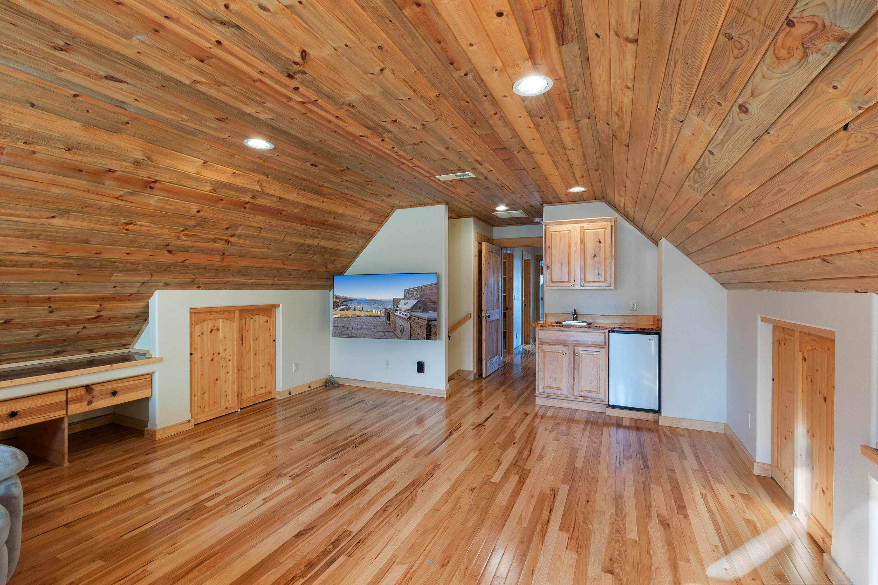 Sagle, Idaho, 83860, United States, 4 Bedrooms Bedrooms, ,2 BathroomsBathrooms,Residential,For Sale,2013773