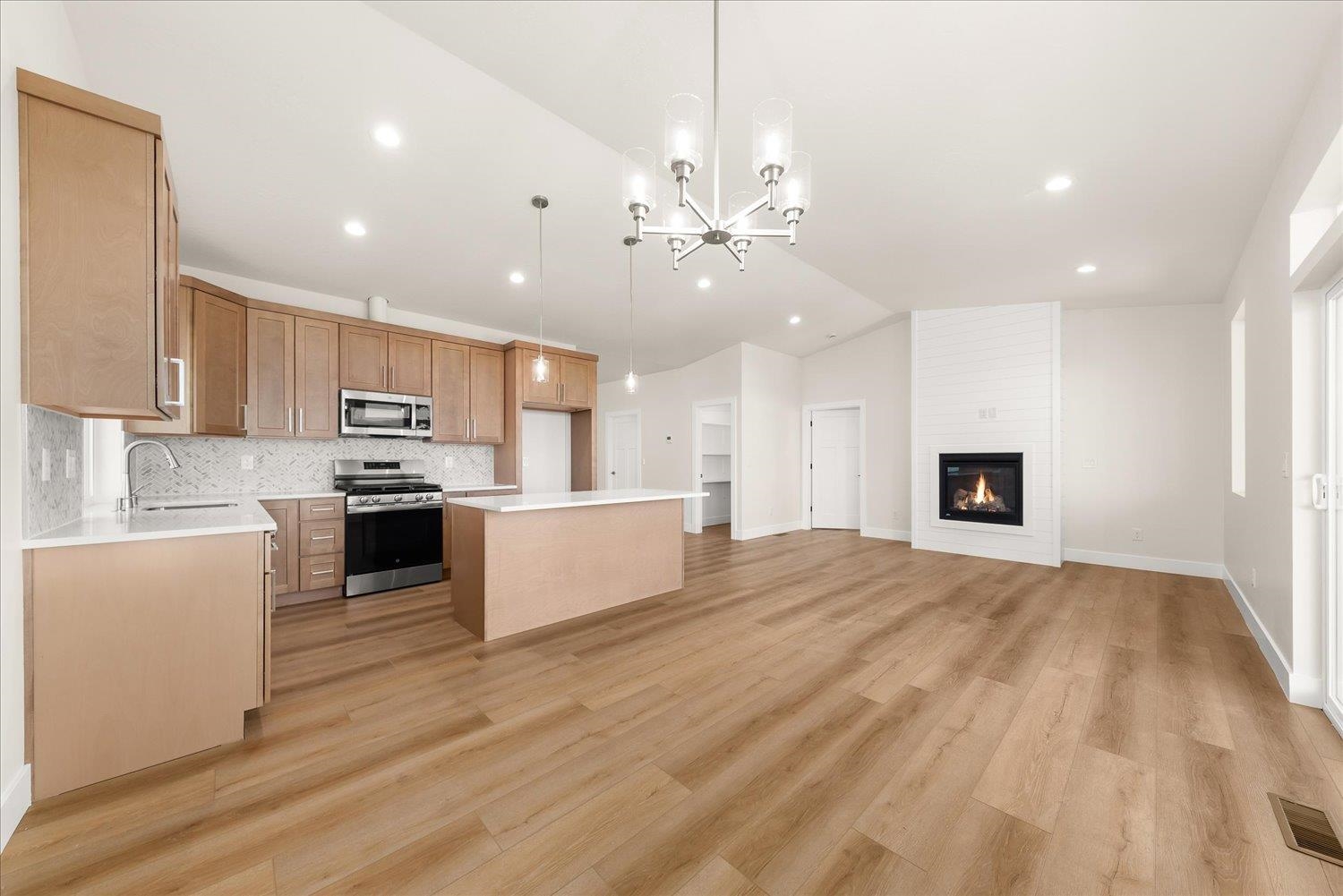 Spokane, Washington, 99208, United States, 4 Bedrooms Bedrooms, ,3 BathroomsBathrooms,Residential,For Sale,1826785