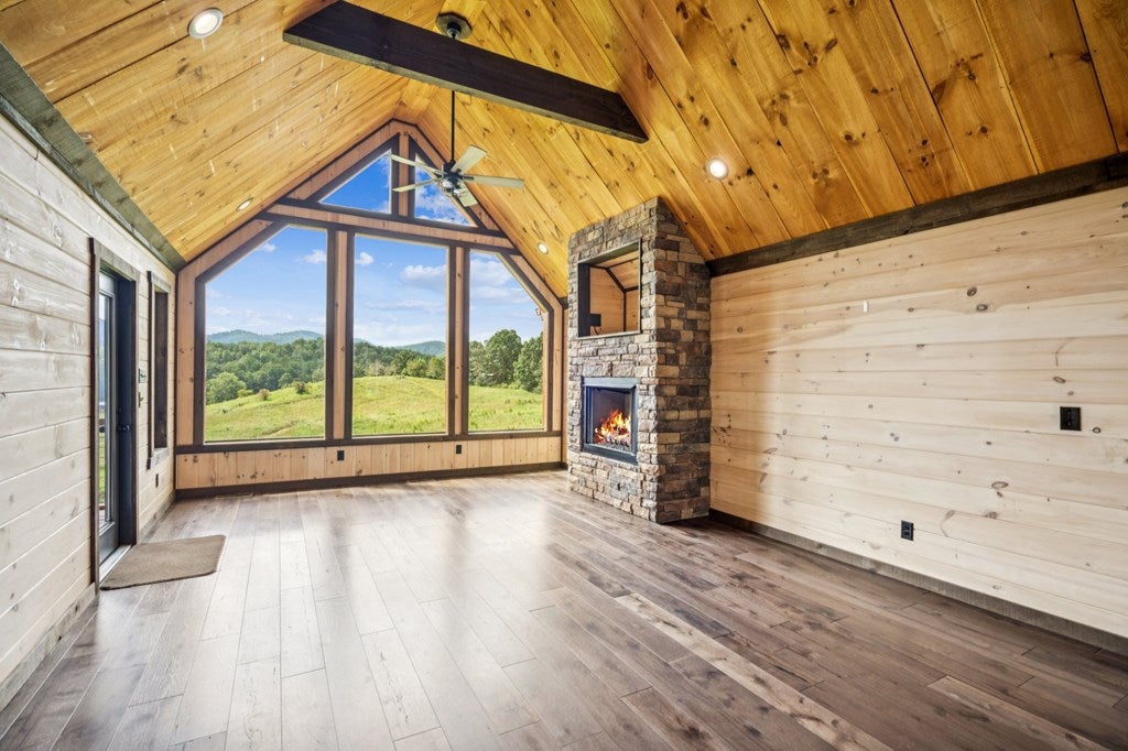 Morganton, Georgia, 30560, United States, 4 Bedrooms Bedrooms, ,3 BathroomsBathrooms,Residential,For Sale,1929478