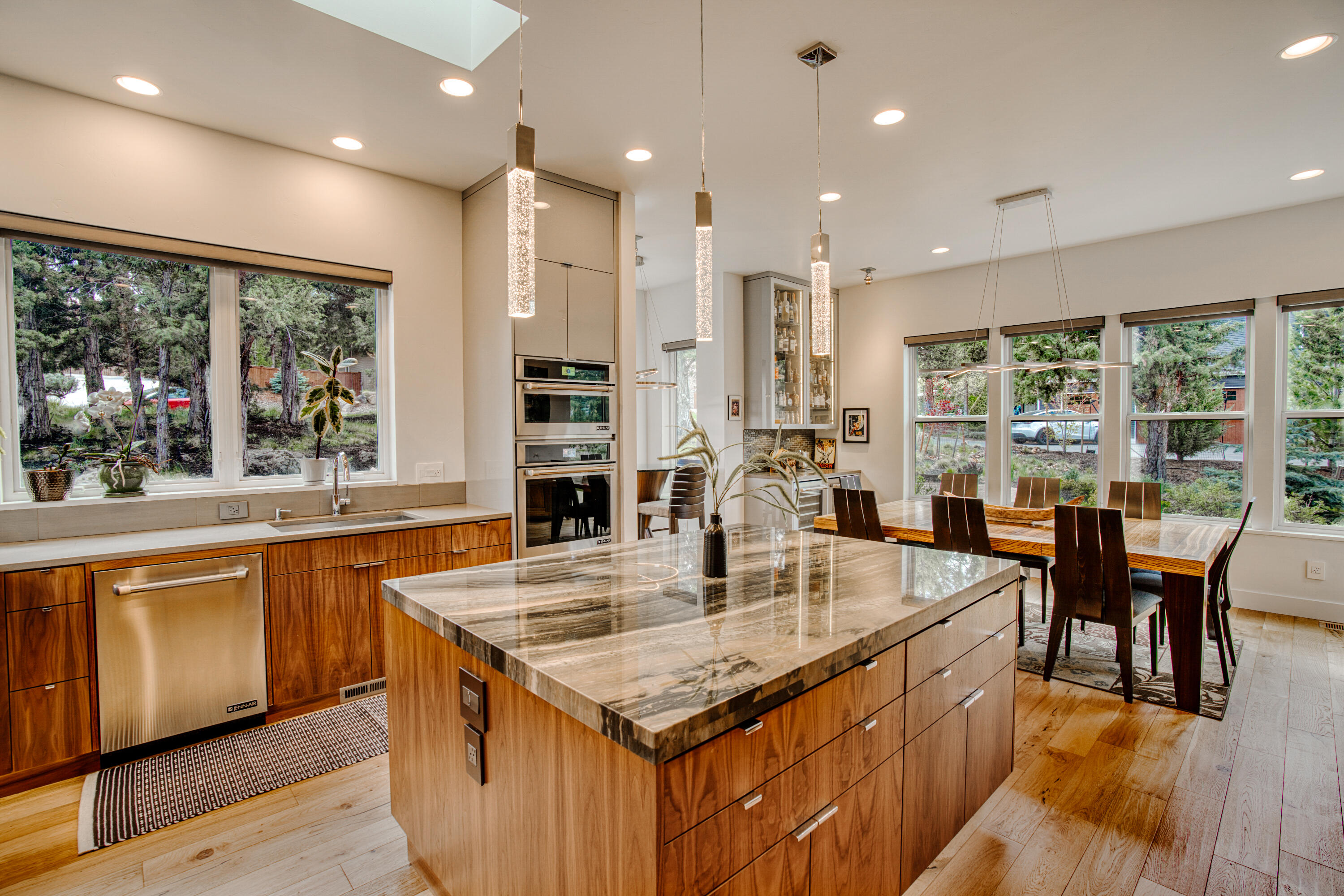Bend, Oregon, 97703, United States, 3 Bedrooms Bedrooms, ,3 BathroomsBathrooms,Residential,For Sale,1826383