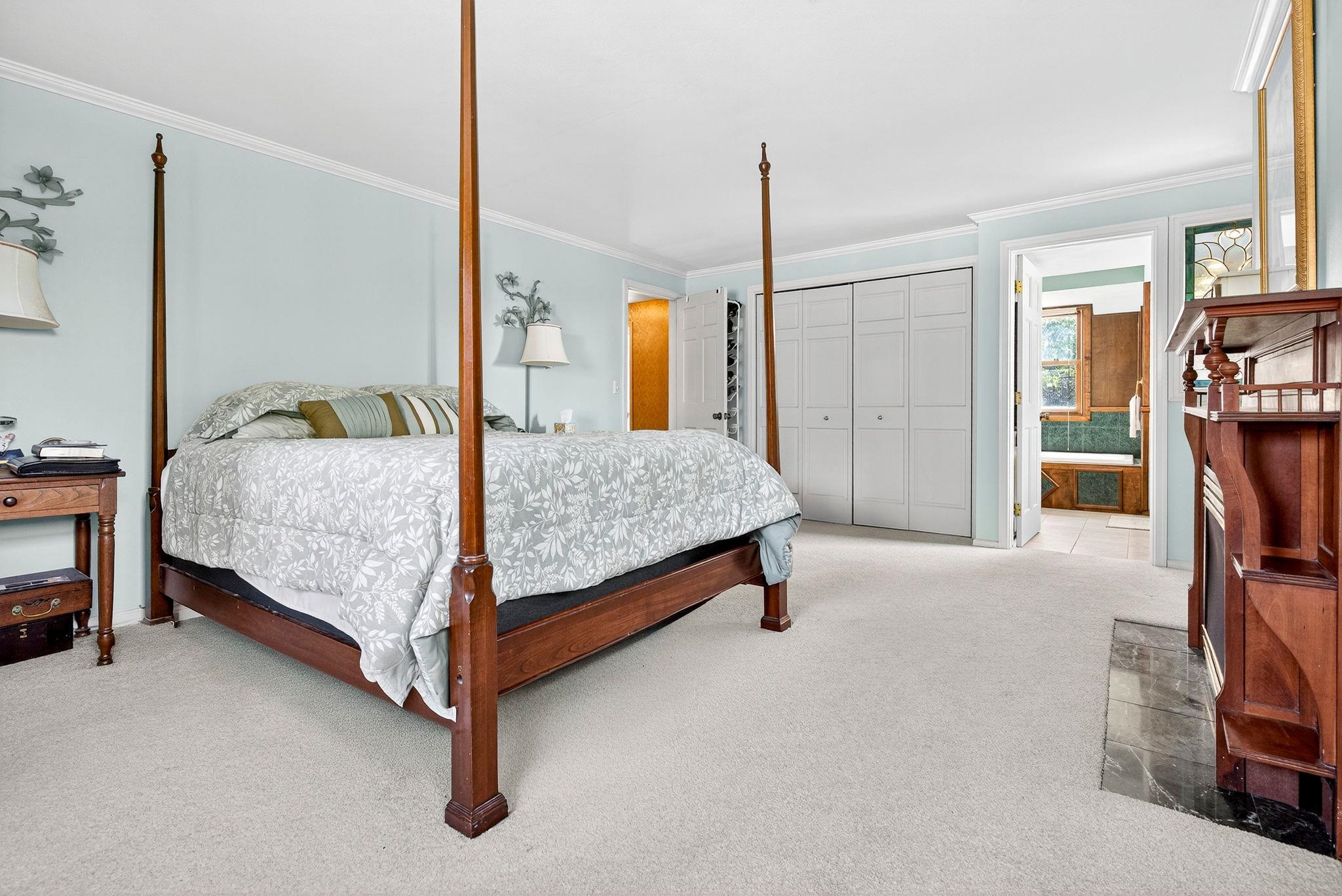 Hortonville, Wisconsin, 54944-9435, United States, 5 Bedrooms Bedrooms, ,4 BathroomsBathrooms,Residential,For Sale,1977478