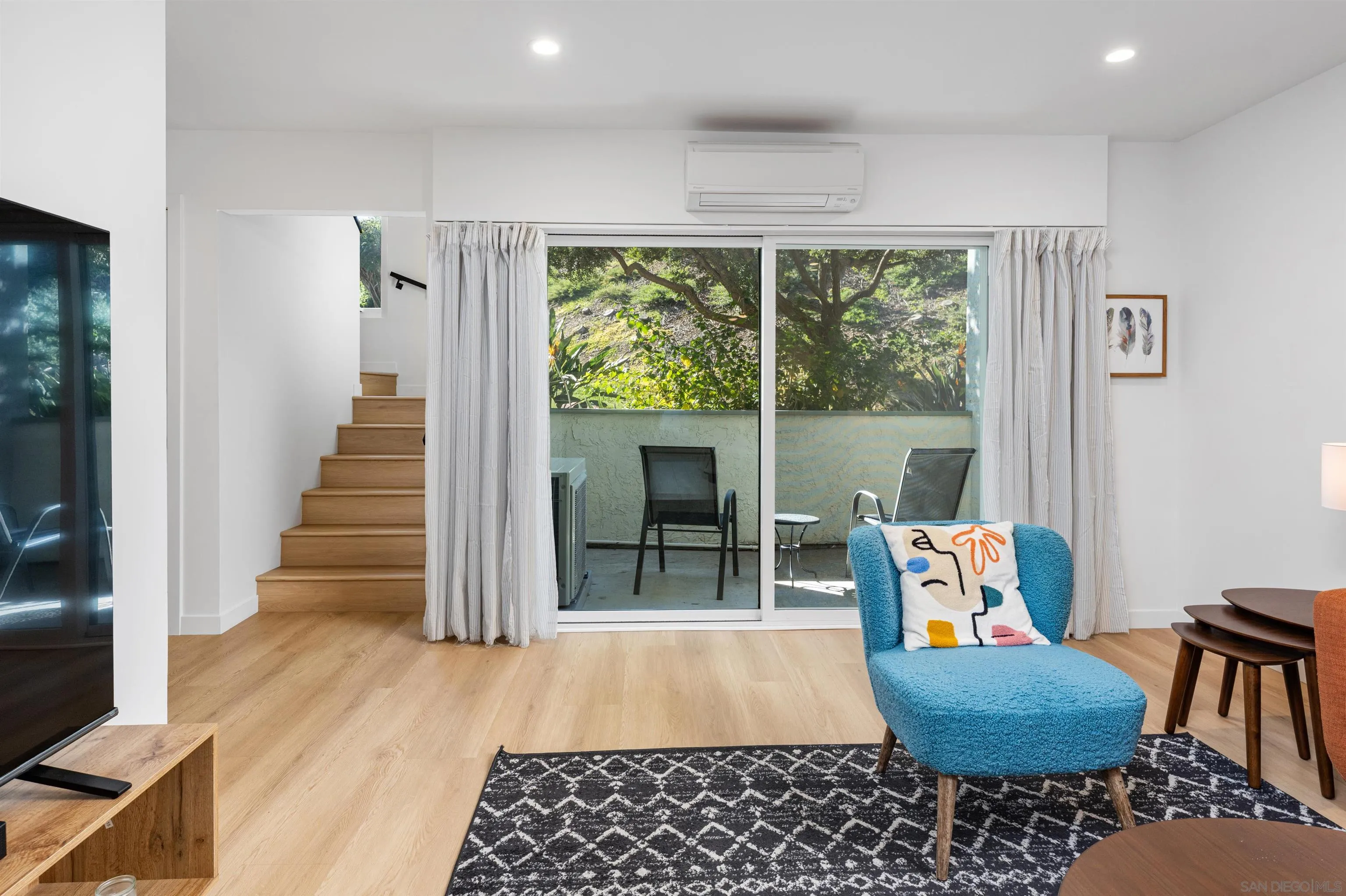 San Diego, California, 92111, United States, 2 Bedrooms Bedrooms, ,3 BathroomsBathrooms,Residential,For Sale,2003271