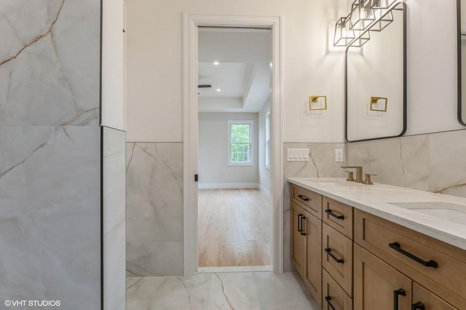 Valley Cottage, New York, 10989, United States, 4 Bedrooms Bedrooms, ,3 BathroomsBathrooms,Residential,For Sale,1823419