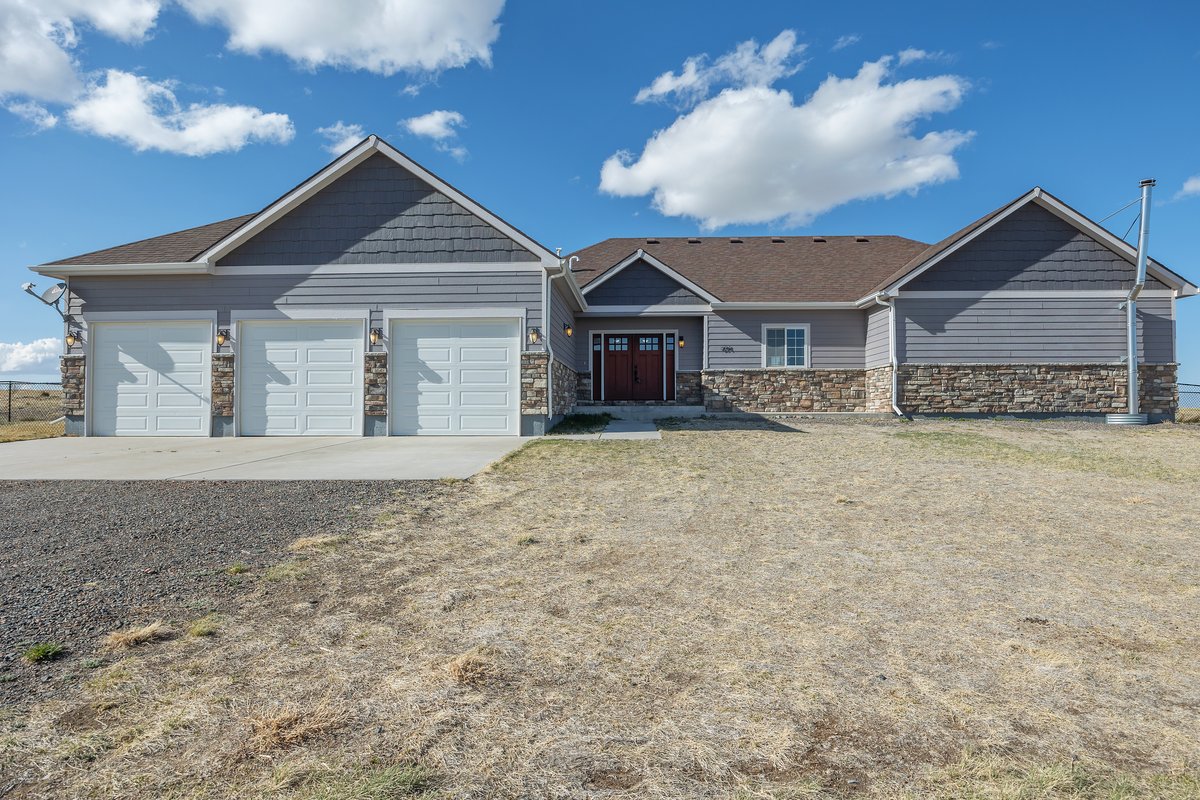 Cheyenne, Wyoming, 82059, United States, 5 Bedrooms Bedrooms, ,4 BathroomsBathrooms,Residential,For Sale,1944847