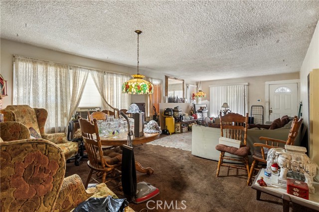 Los Angeles, California, 90018, United States, 2 Bedrooms Bedrooms, ,1 BathroomBathrooms,Residential,For Sale,1981345