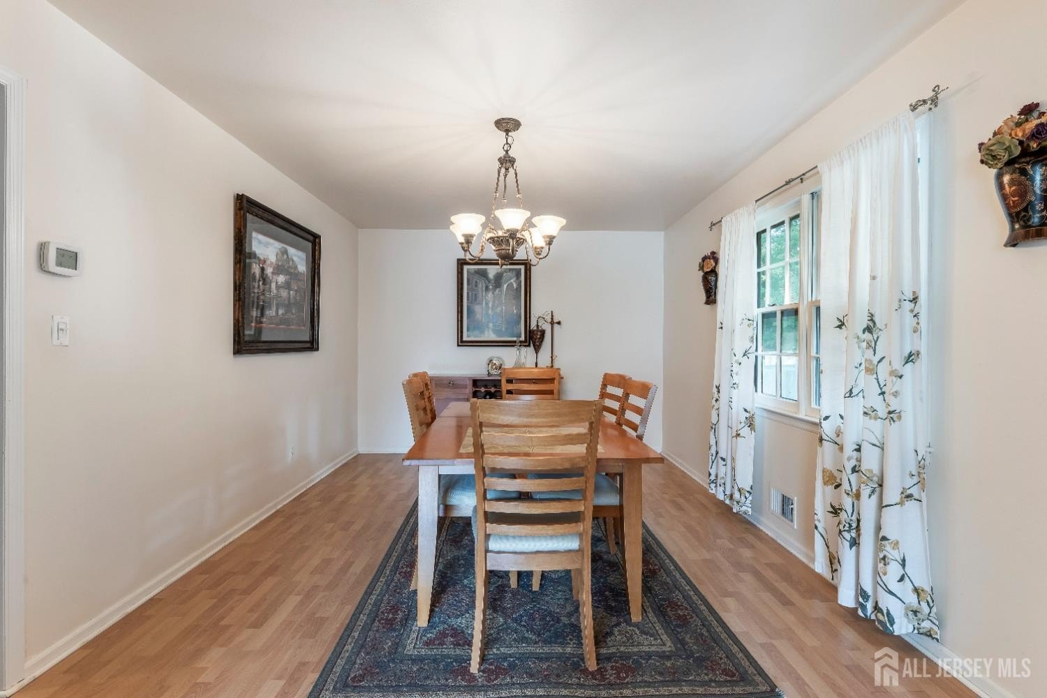 Edison, New Jersey, 08820, United States, 4 Bedrooms Bedrooms, ,3 BathroomsBathrooms,Residential,For Sale,1908022