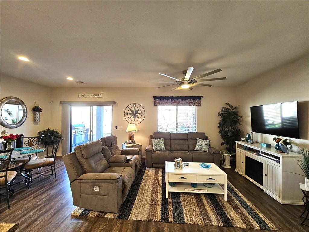 Lake Havasu, Arizona, 86404, United States, 3 Bedrooms Bedrooms, ,2 BathroomsBathrooms,Residential,For Sale,1956180