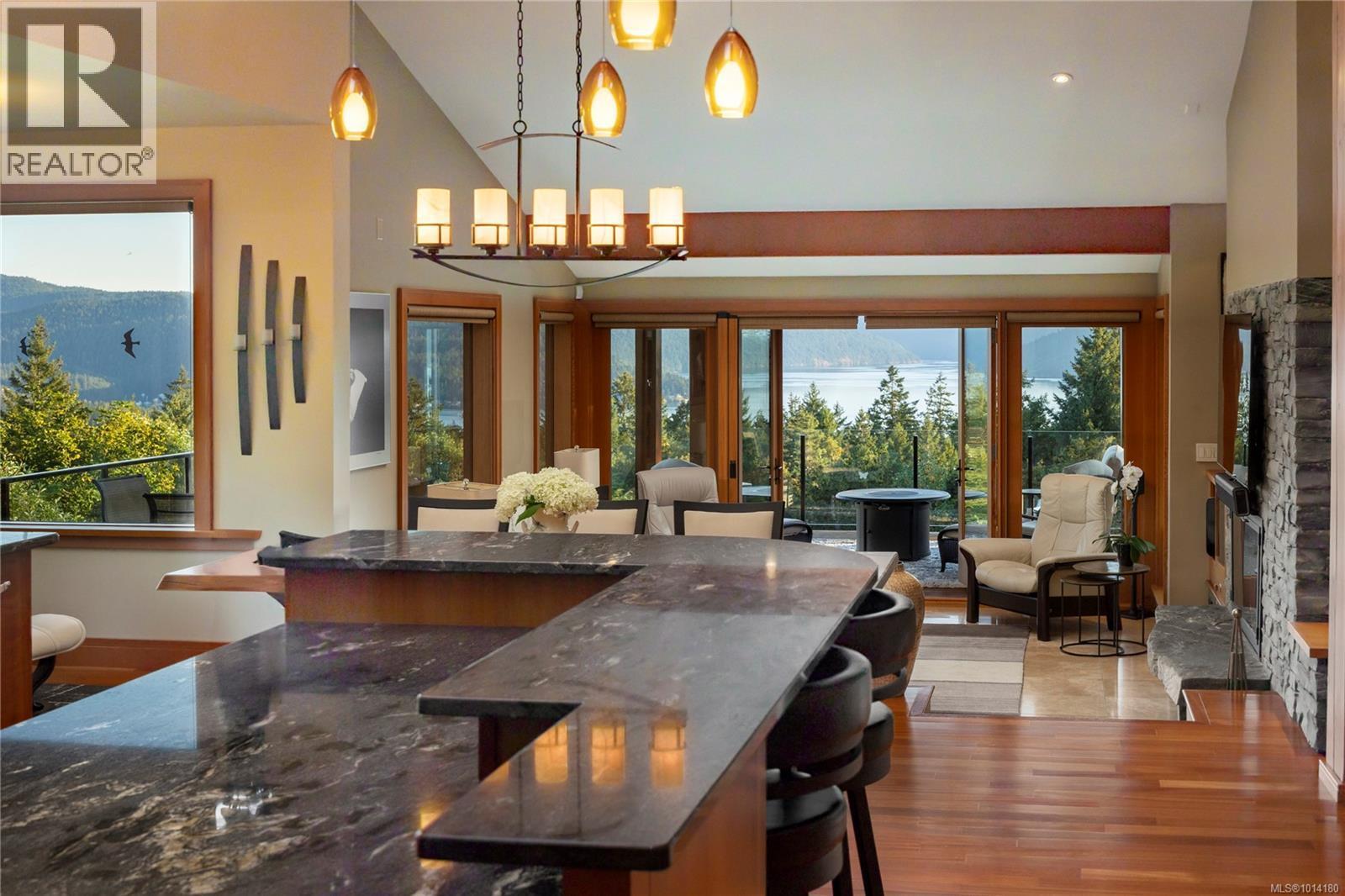 CENTRAL SAANICH, British Columbia, V8M 1S2, CA, 3 Bedrooms Bedrooms, ,4 BathroomsBathrooms,Residential,For Sale,1947352